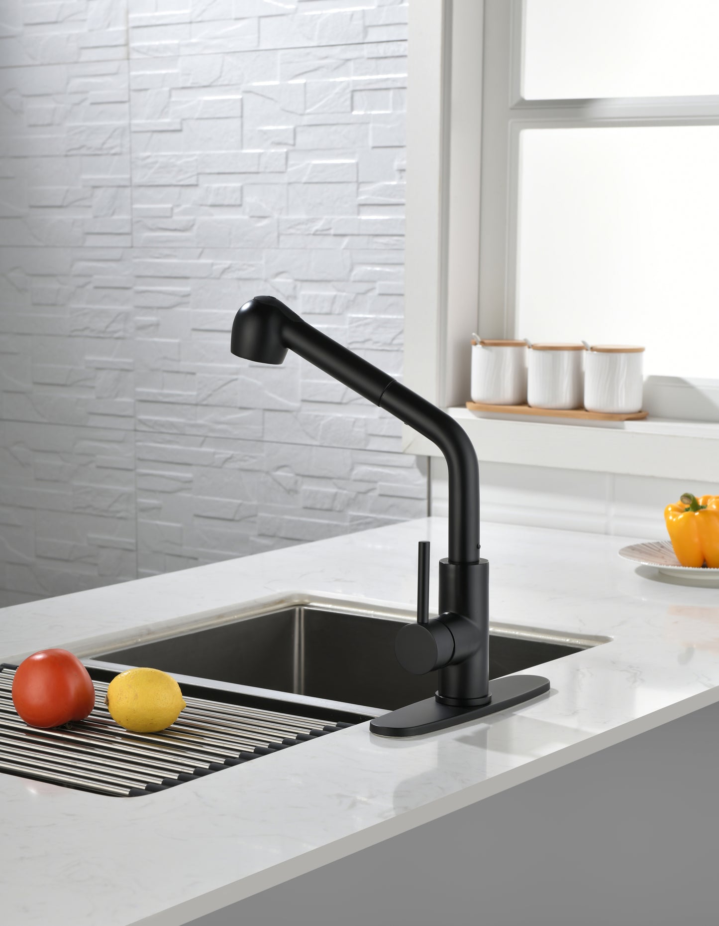 Matte Black Kitchen Faucets with Pull Down Sprayer, Single Handle Kitchen Sink Faucet with Pull Out Sprayer