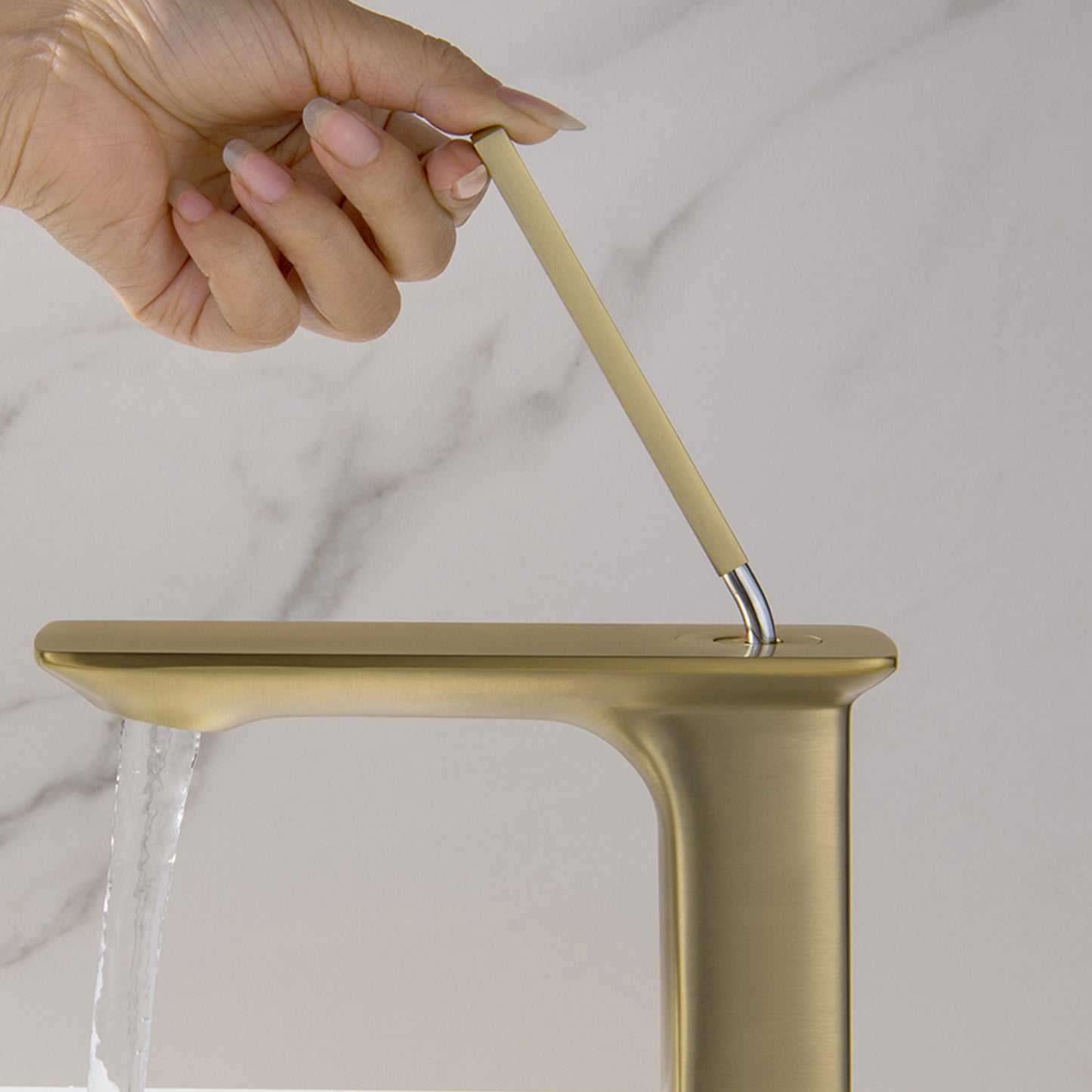 Modern Brushed Gold Bathroom Sink Faucet with Single-Handle