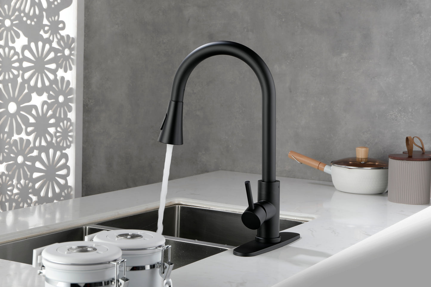 Kitchen Faucet with Pull Out Spraye