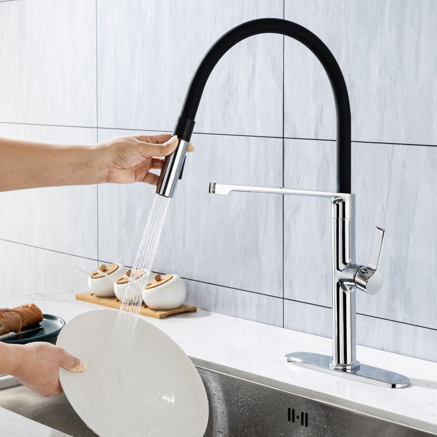 Pull-Down Kitchen Faucet with Two Functional Sprayer, Commercial Single Handle Single Lever Kitchen Sink Faucet with Magnetic Docking Spray Head, Quick Easy Installed Water Faucet