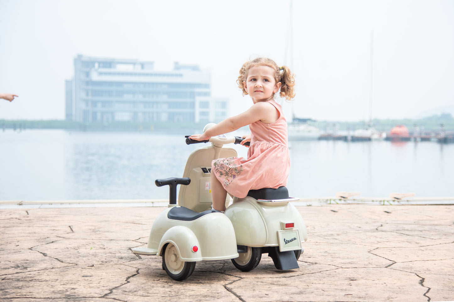 6V LICENSED Vespa Scooter Motorcycle with Side Car for kids, Gray