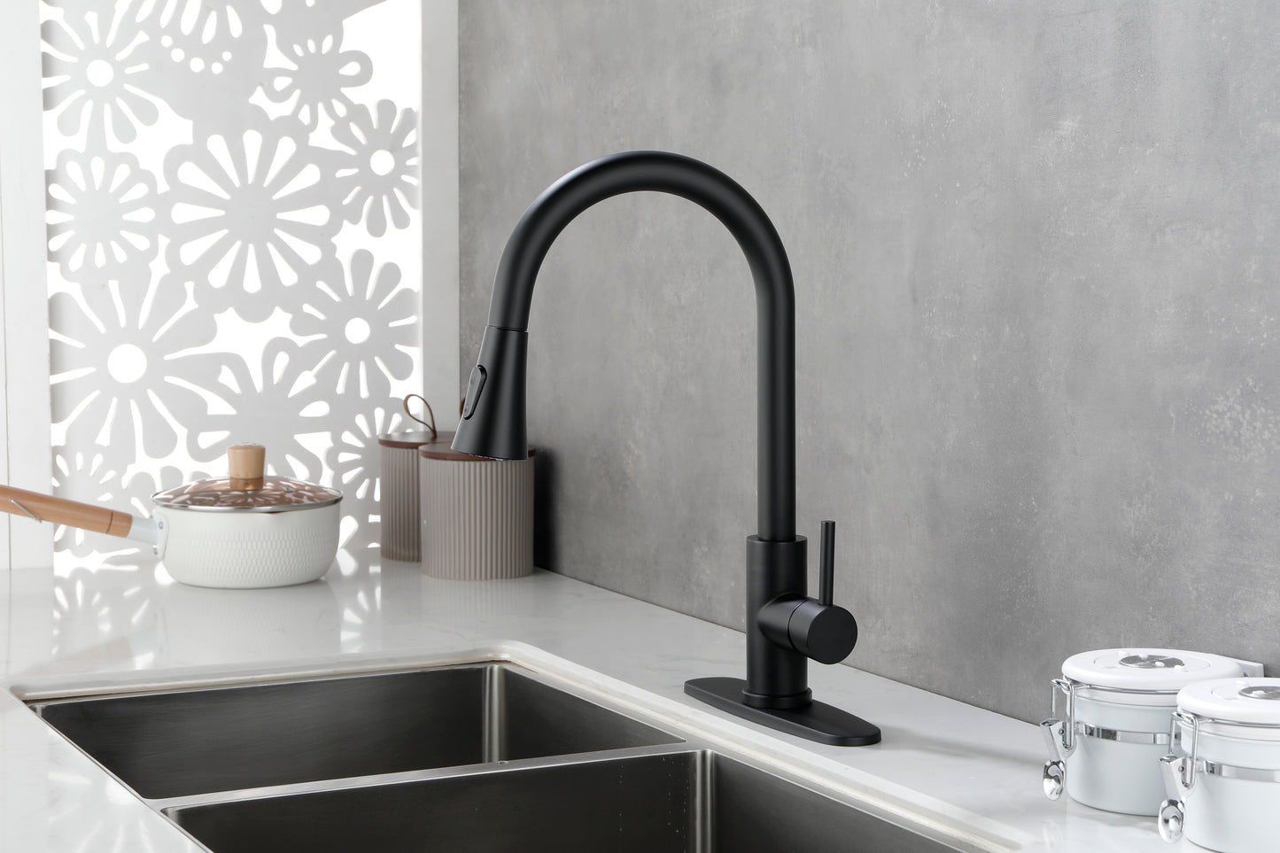 Kitchen Faucet with Pull Out Spraye