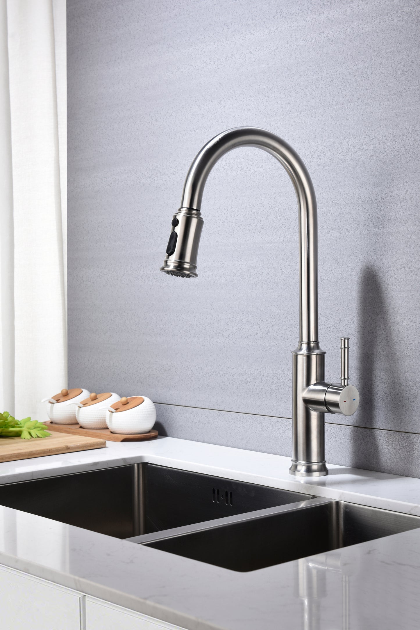 Kitchen Faucet with Pull Out Spraye