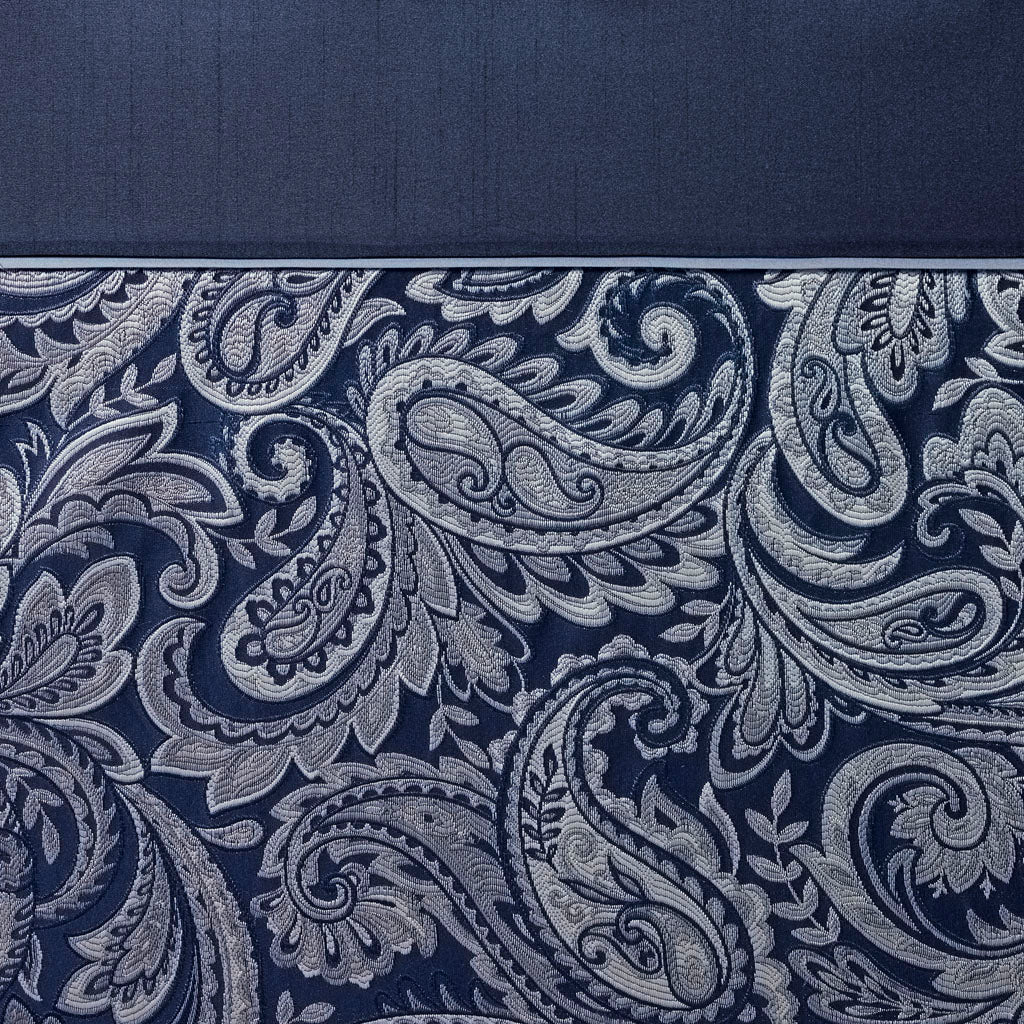 Sophisticated Paisley Jacquard Bathroom Curtain