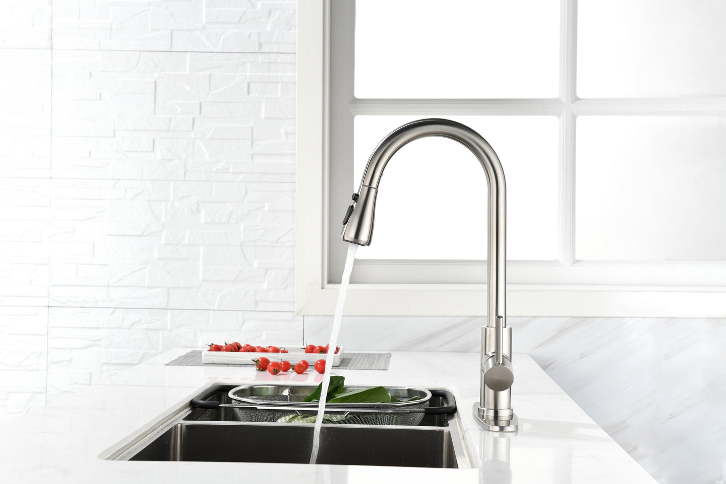 Kitchen Faucet with Pull Out Spraye