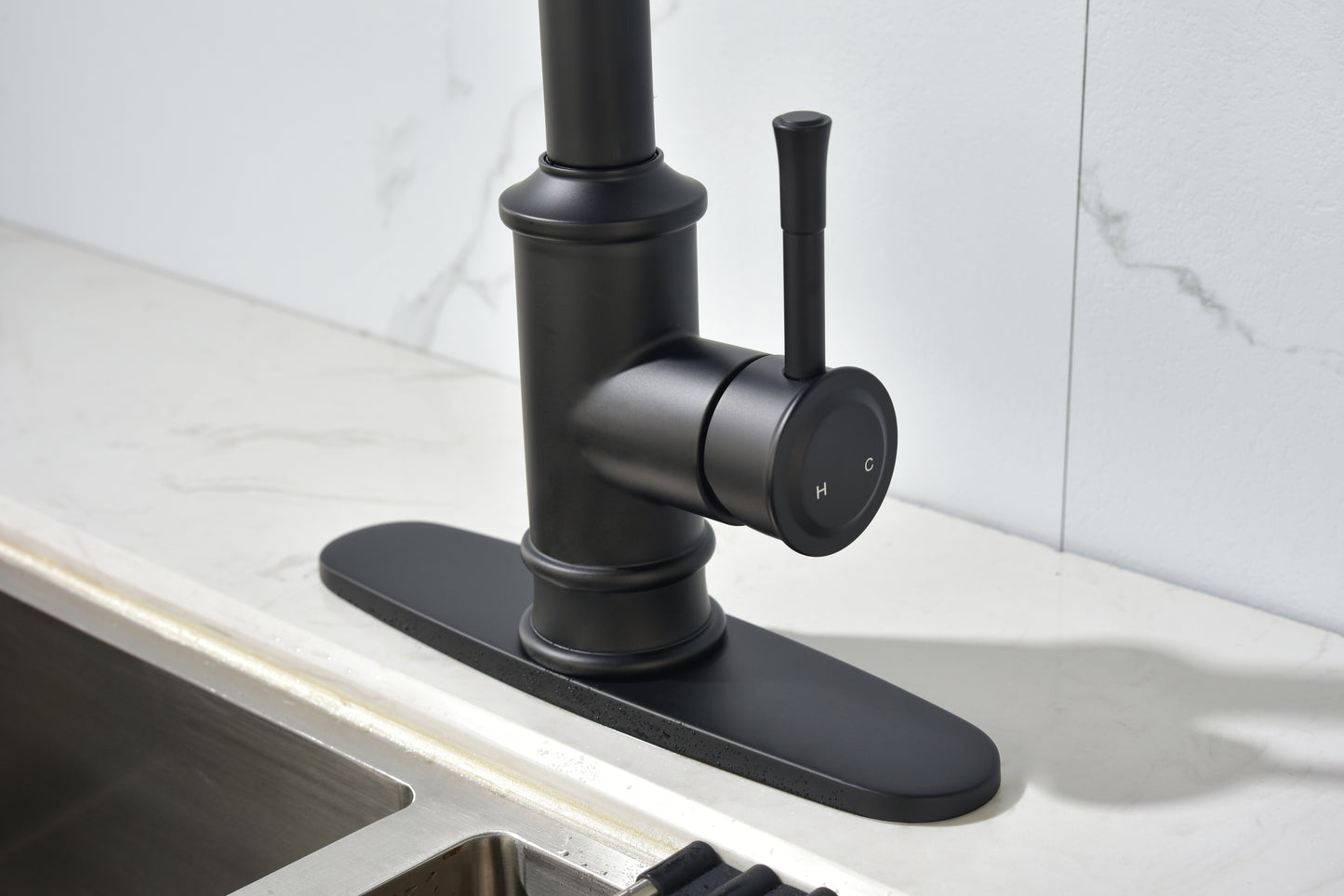 Kitchen Faucet with Pull Out Spraye