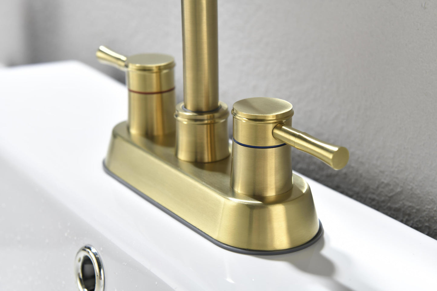Gold 4 Inch Lead-Free Bathroom Faucet with Dual Handle Switch