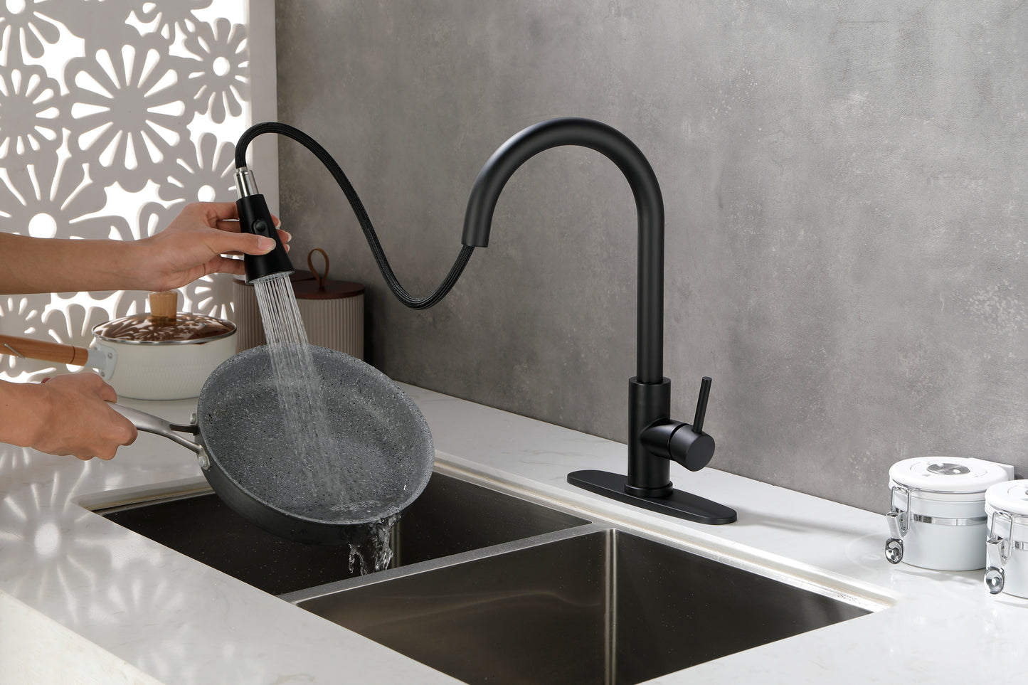 Kitchen Faucet with Pull Out Spraye