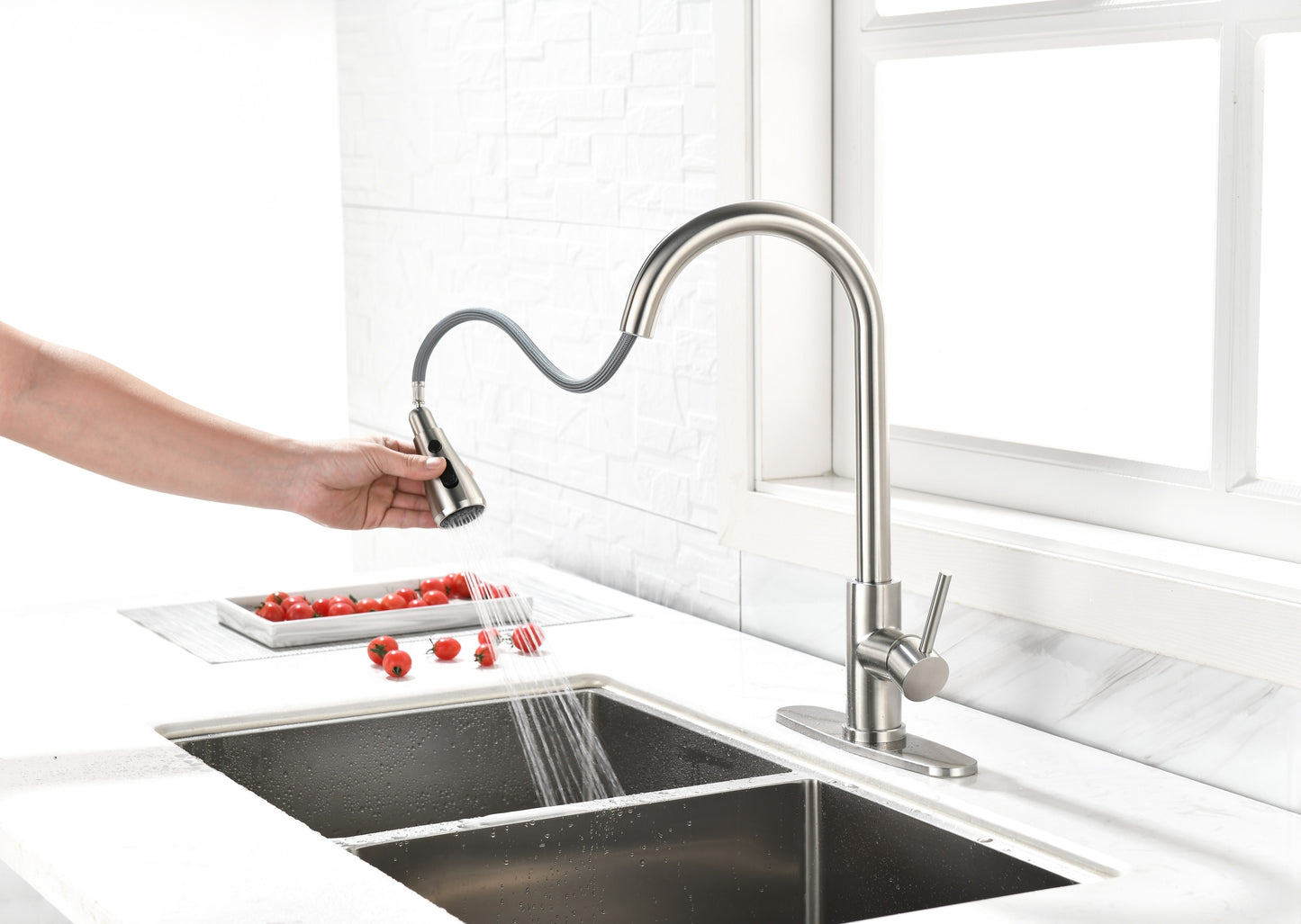 Single Handle High Arc Brushed Nickel Pull Out Kitchen Faucet,Single Level Stainless Steel Kitchen Sink Faucets with Pull Down Sprayer