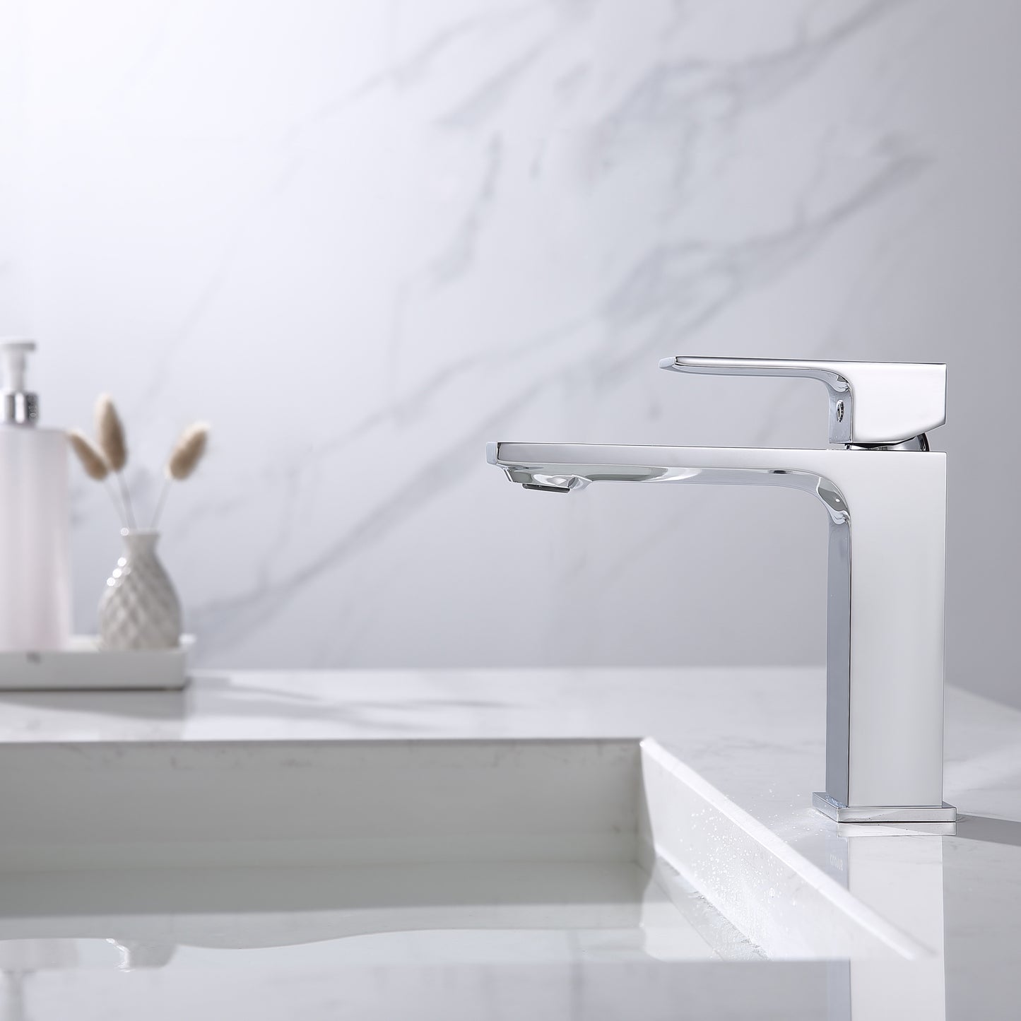 Modern Chrome Single Handle Lavatory Faucet with Pop-Up Drain