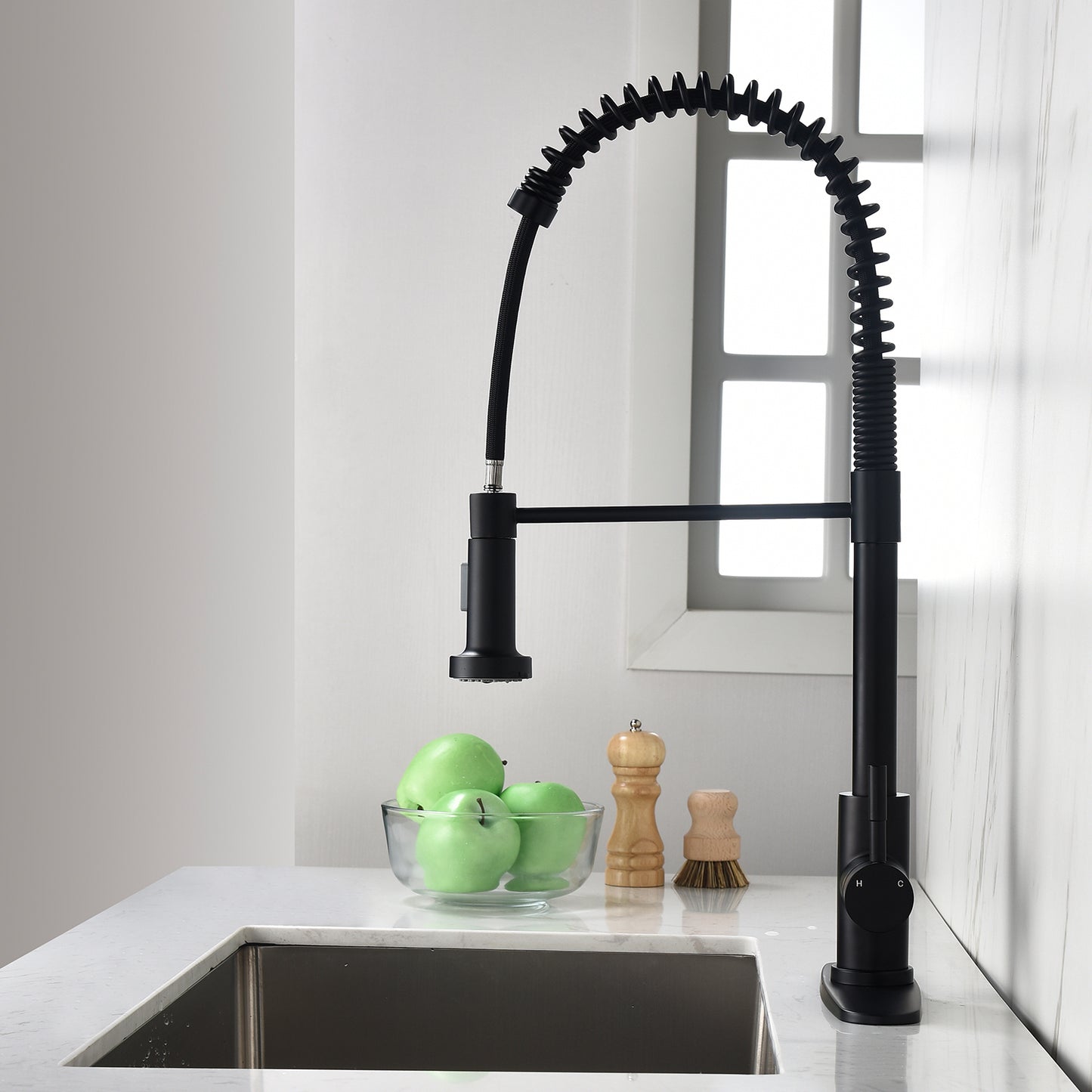 Kitchen Faucet with Pull Out Spraye