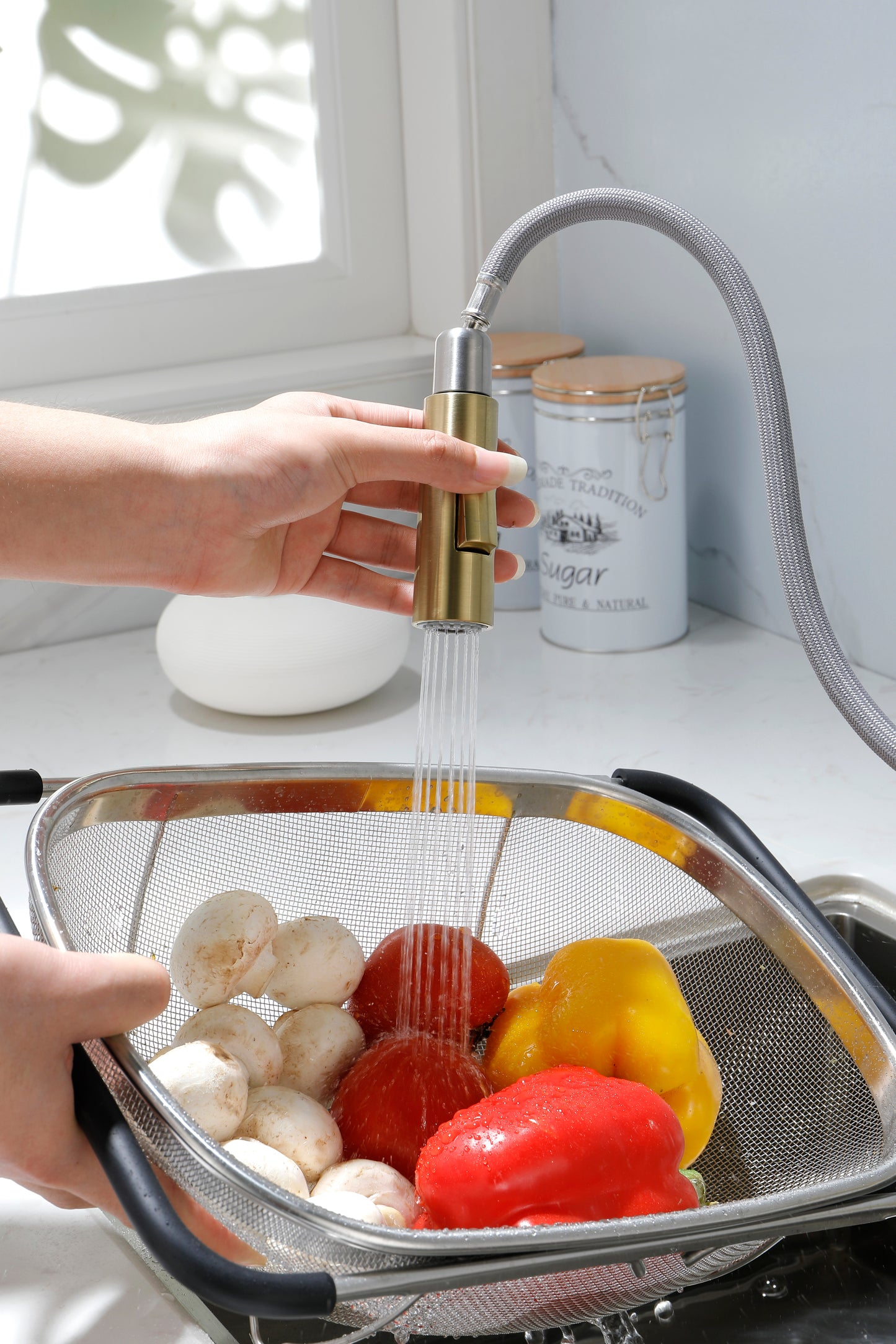 Kitchen Faucet with Pull Down Sprayer