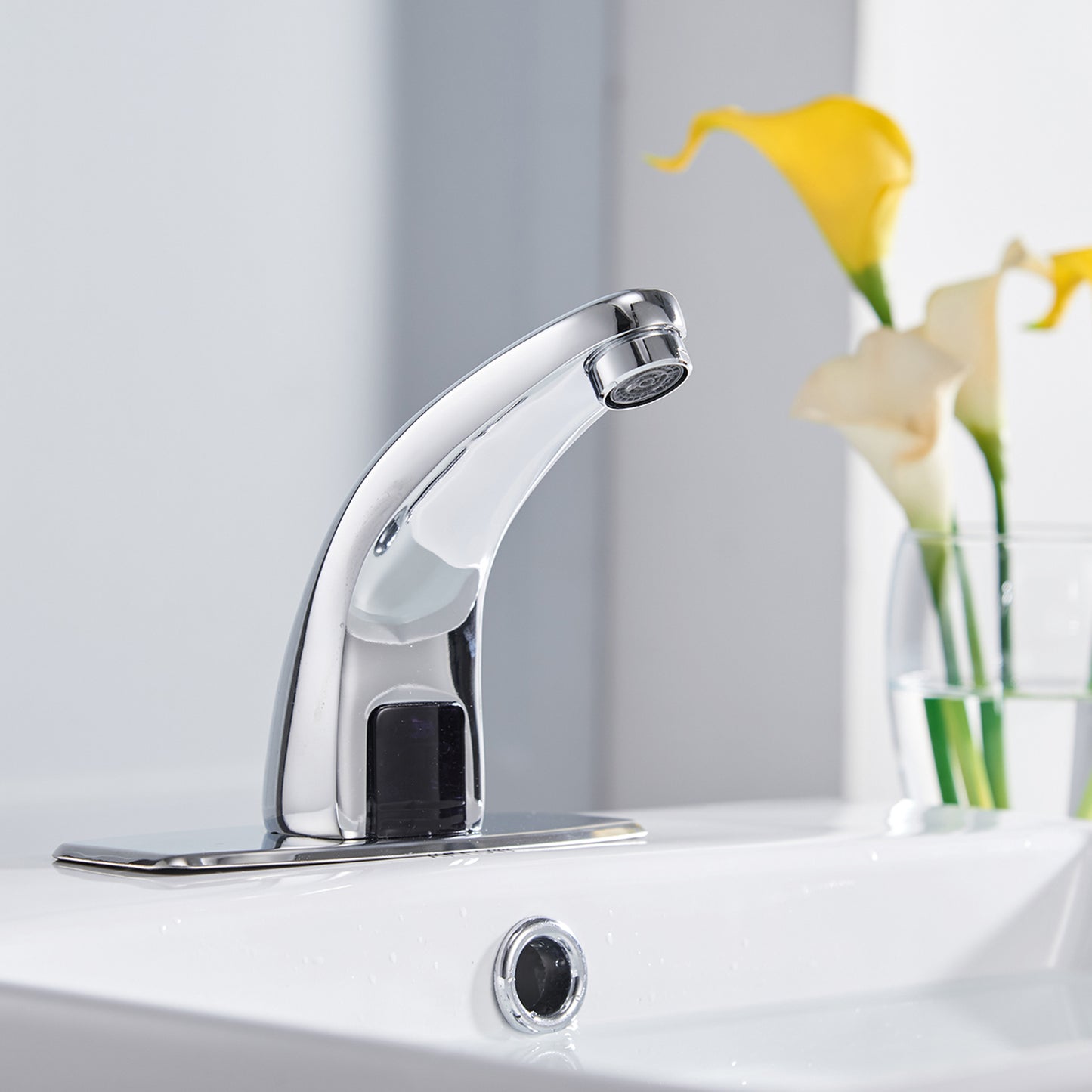Automatic Chrome Bathroom Faucet with Touchless Technology and Deck Plate