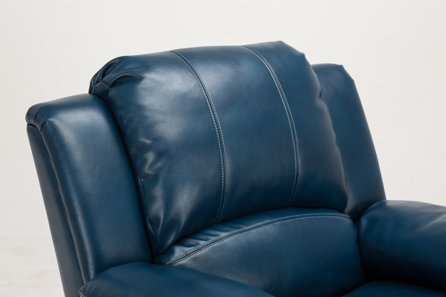 Luxurious Navy Blue Leather Gel Recliner with Easy Reclining Mechanism