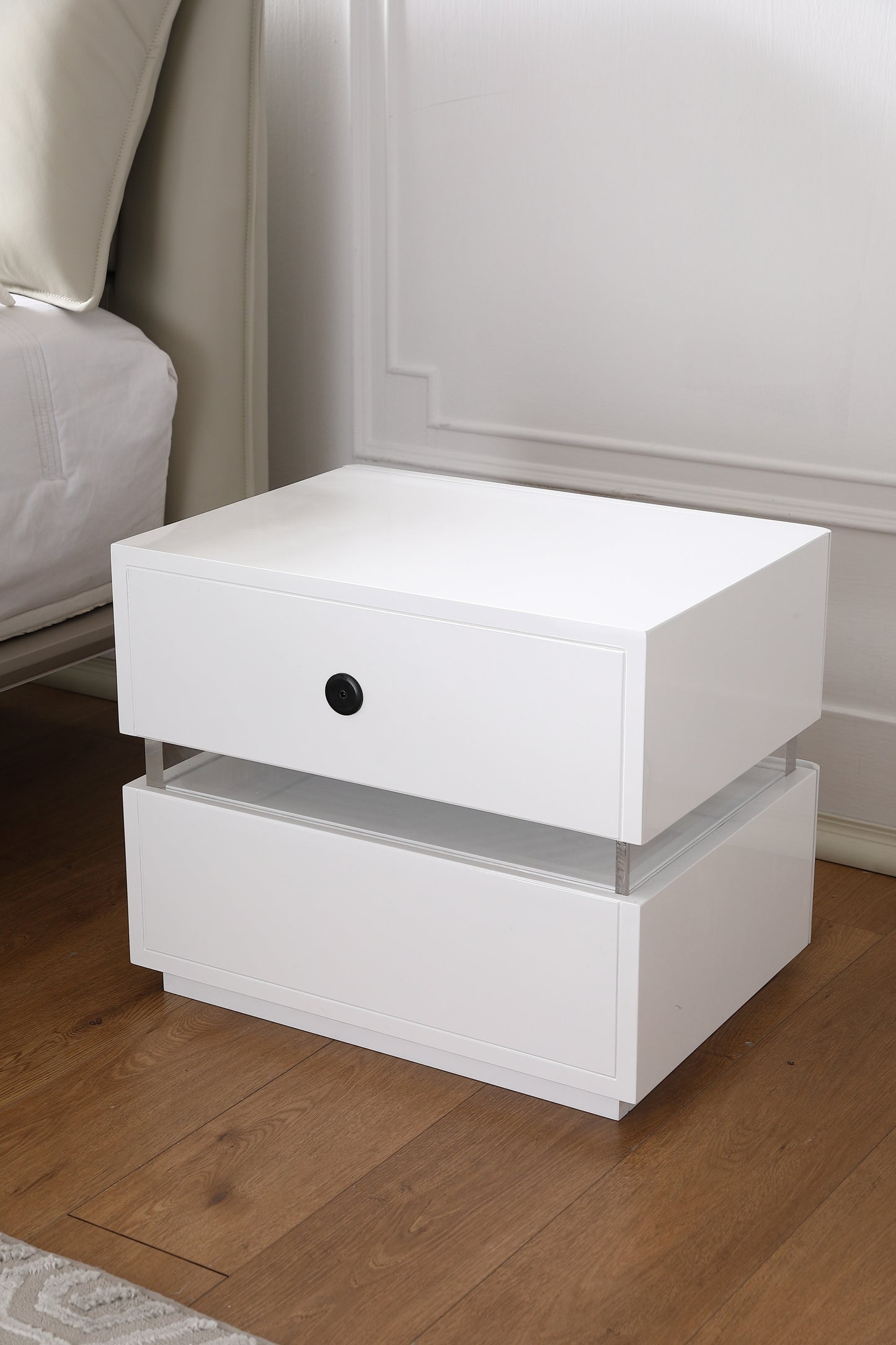 21.65'' Gloss White Wood Nightstand with 2 Storage