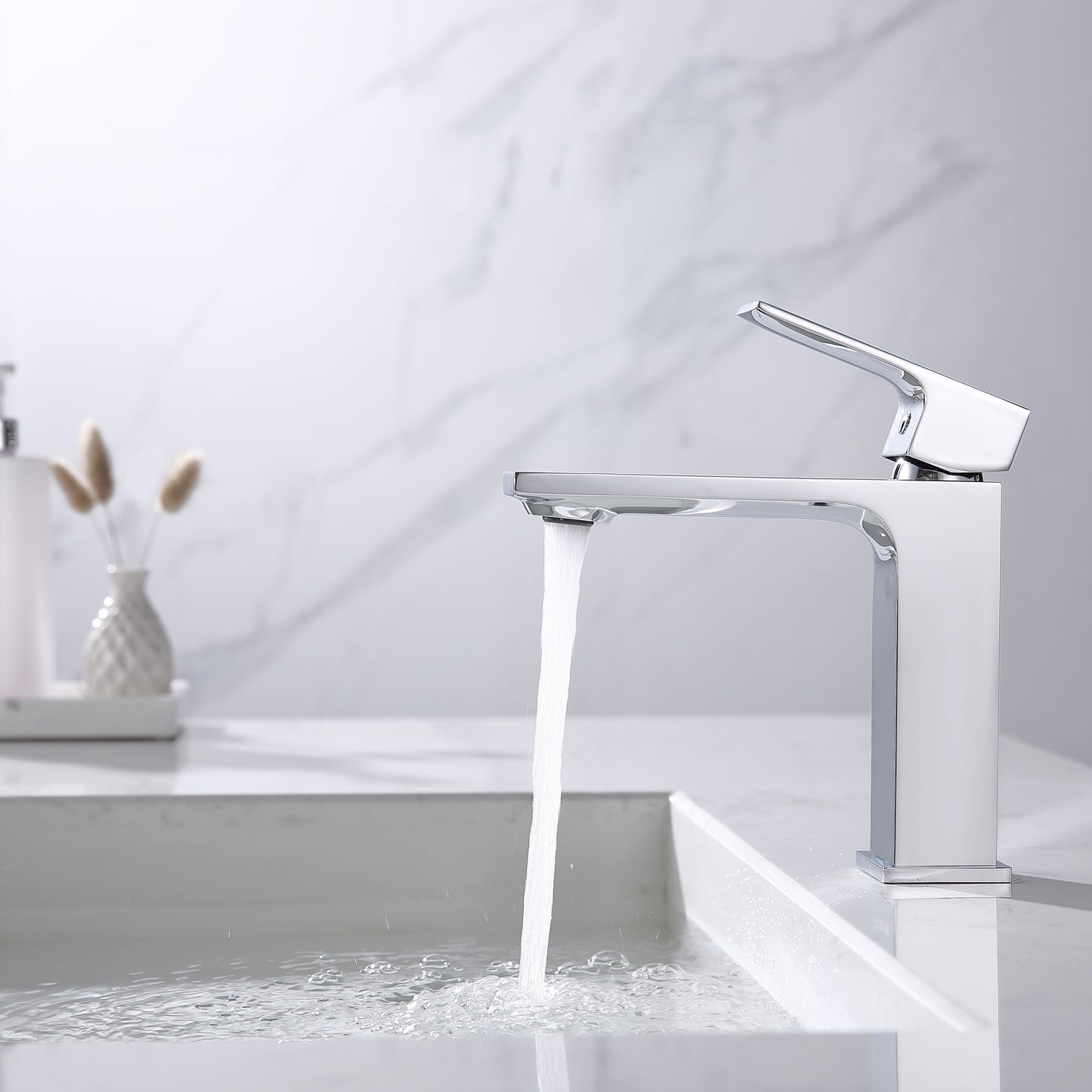 Modern Chrome Single Handle Lavatory Faucet with Pop-Up Drain