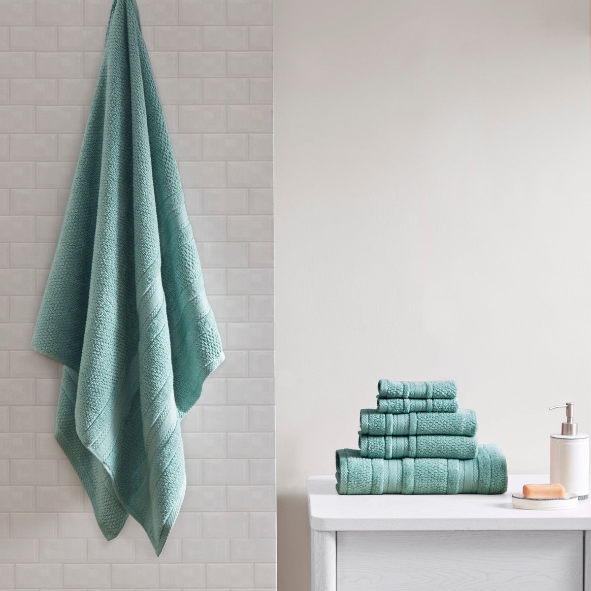 Luxurious 6 Piece Cotton Towel Set with Antimicrobial Technology