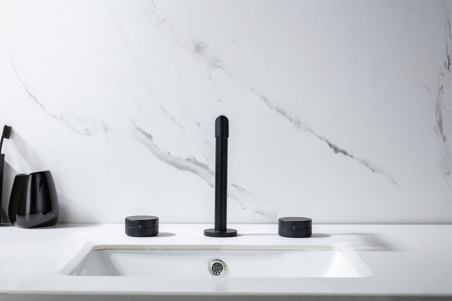 Modern Matte Black Bathroom Faucet