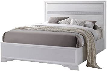 Naima Full Bed in White 25765F