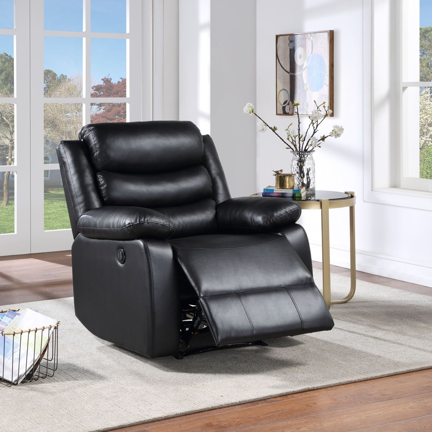 Eilbra Power Recliner in Smooth Faux Leather - Black, Adjustable Seating