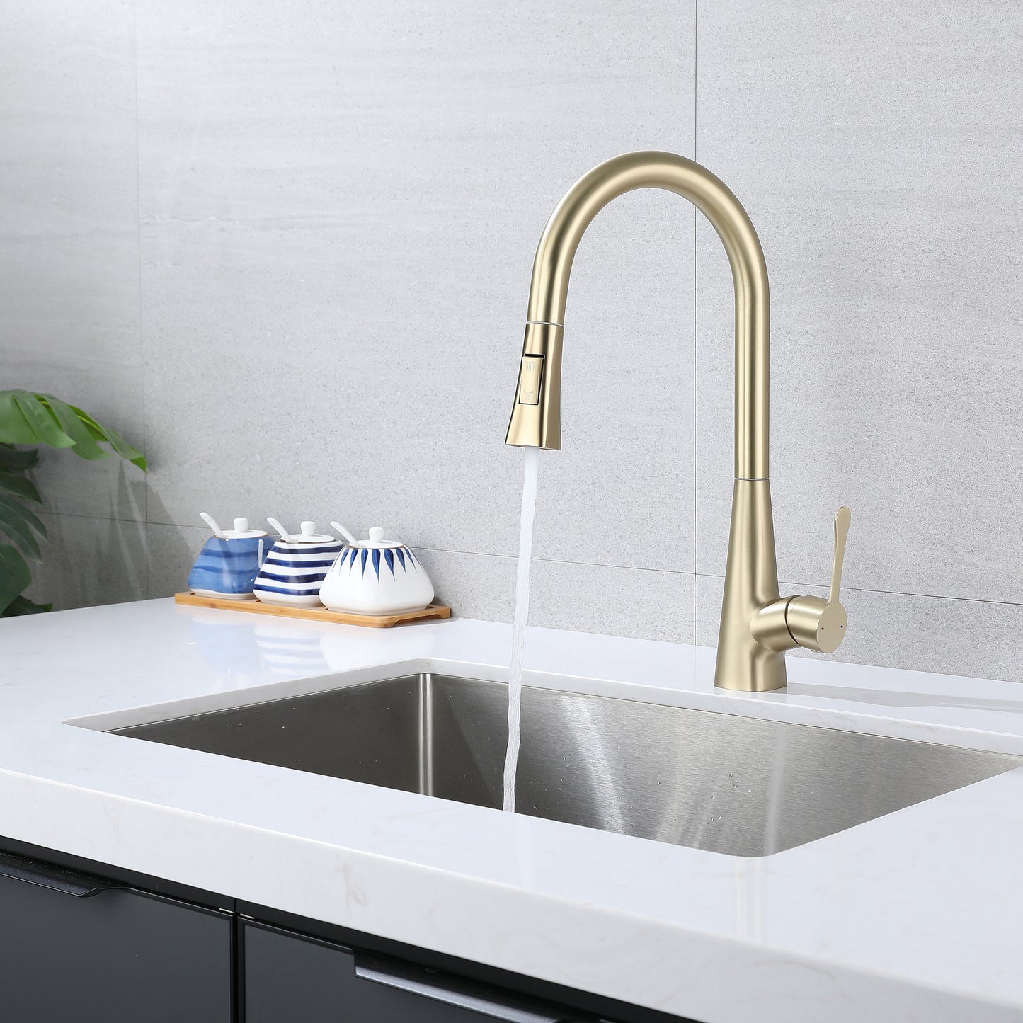 Kitchen Faucet with Pull Down Sprayer Brushed Gold, High Arc Single Handle Kitchen Sink Faucet , Commercial Modern Stainless Steel Kitchen Faucets